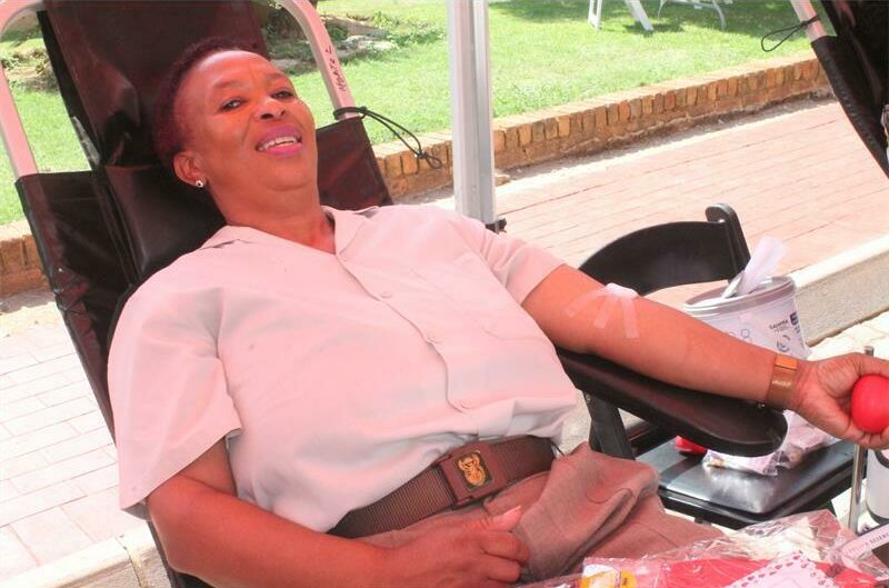 Modderbee Modderbee Correctional Services officers donate blood | Benoni City Times