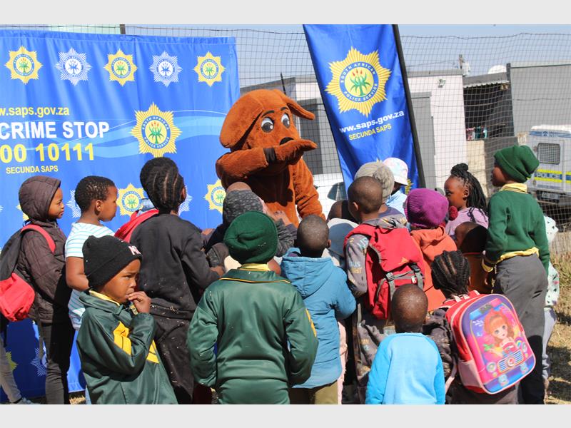 Secunda Police And Correctional Services Bring Hope To Impumelelo Drop secunda-police-and-correctional-services-bring-hope-to-impumelelo-drop