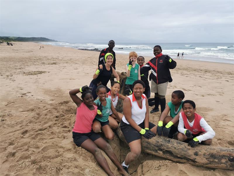 Umkomaas Primary learners beautify beach South Coast Herald