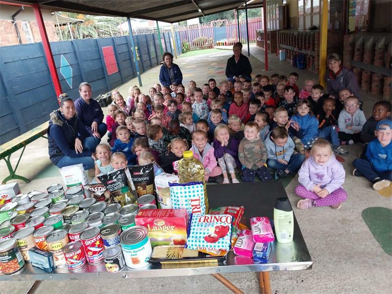 Kleuters dra by tot gemeenskapsprojek | Springs Advertiser