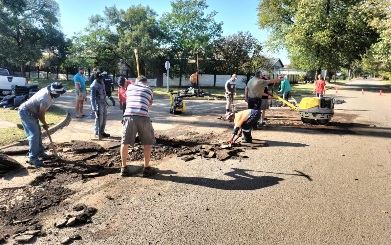 Slag Gate 32 ton teer sorg vir minder slaggate in Vanderbijlpark | Vaalweekblad