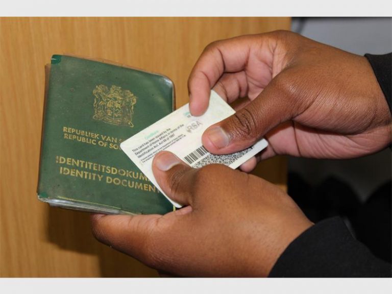 Fedup members of public force their way into Randburg Home Affairs