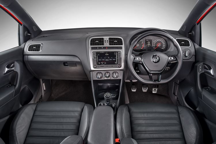 volkswagen-polo-vivo_-interior-001_880x500