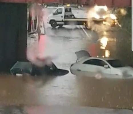 Flash floods in Nellmapuis Drive. Photo: Facebook