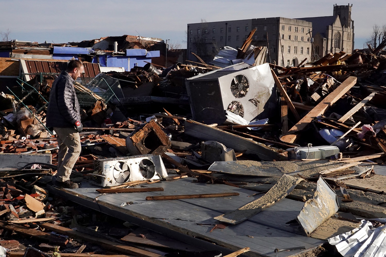 Powerful tornadoes kill more than 80 in six US states, dozens missing ...