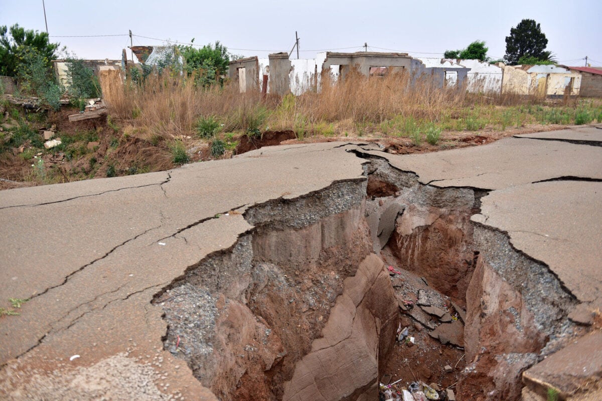 Khutsong - Sinkhole - West