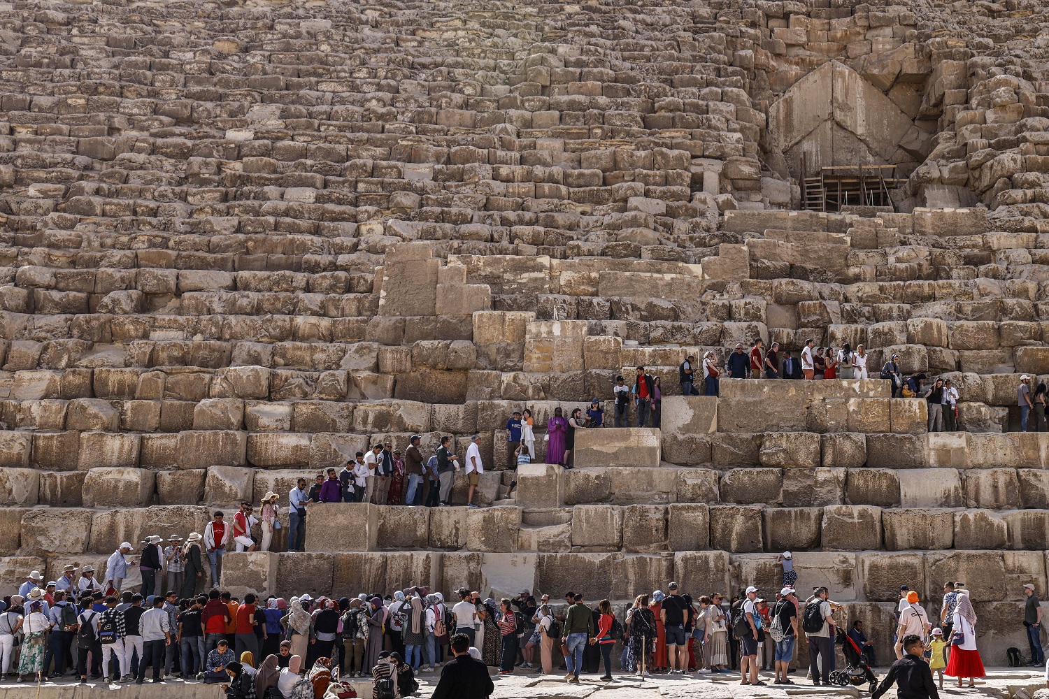 watch-egypt-unveils-hidden-corridor-in-great-pyramid-of-giza