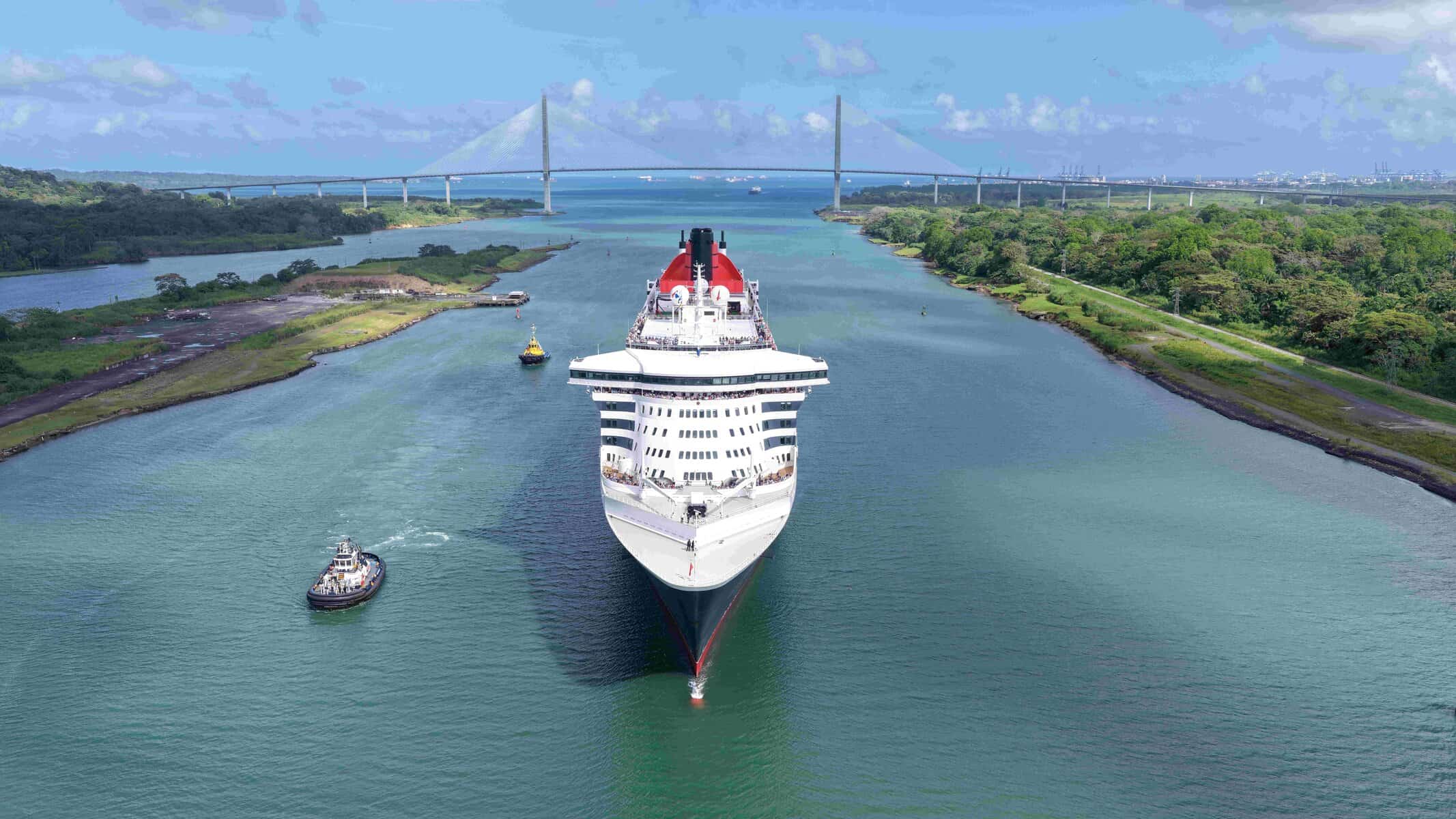 QM2-completes-her-first-ever-transit-of-the-Panama-Canal-in-January.jpg
